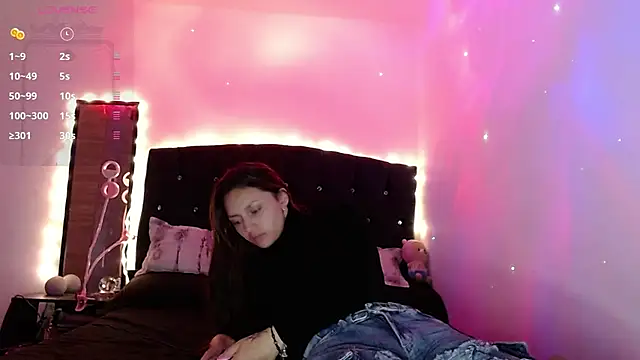 holy juli online show from January 27, 2025, 4:09 am