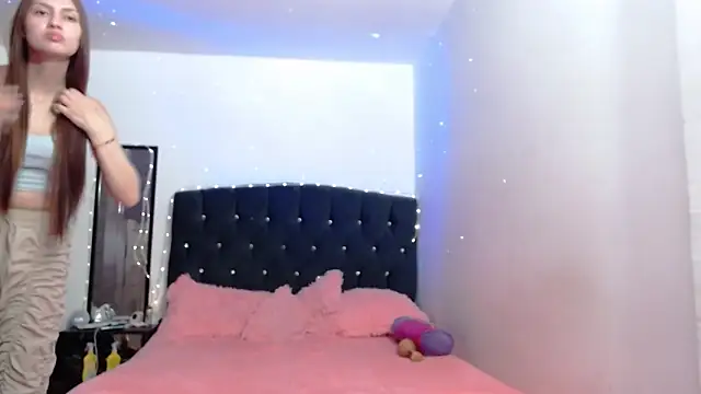 holy juli online show from March 17, 2026, 3:33 am