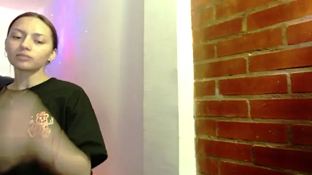 holy juli online show from March 22, 2026, 3:32 am