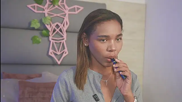 Lily Miiller online show from November 21, 2025, 8:40 pm