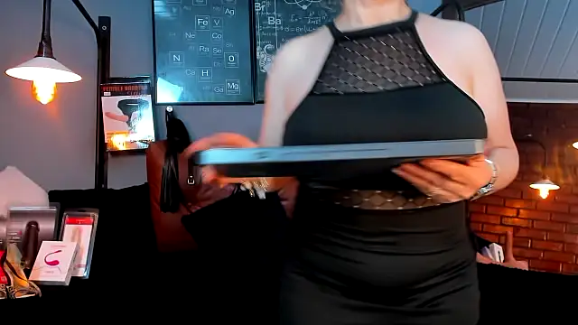 Snapshot of Samantha_mature56 chatting on March 25, 2026, 2:06 am Samantha mature56 online show from March 25, 2026, 2:06 am