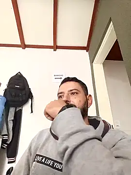 Snapshot of P4uzud4O chatting on February 11, 2026, 11:59 am P4uzud4O online show from February 11, 2026, 11:59 am