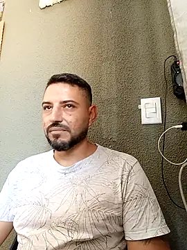 Snapshot of P4uzud4O chatting on April 15, 2026, 1:40 pm P4uzud4O online show from April 15, 2026, 1:40 pm