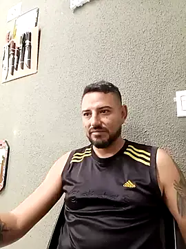 Snapshot of P4uzud4O chatting on April 15, 2026, 9:48 pm P4uzud4O online show from April 15, 2026, 9:48 pm