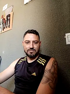 Snapshot of P4uzud4O chatting on April 16, 2026, 12:39 pm P4uzud4O online show from April 16, 2026, 12:39 pm