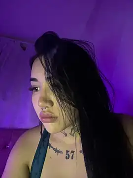 Snapshot of Nickiiiii chatting on February 12, 2025, 6:51 am Nickiiiii online show from February 12, 2025, 6:51 am