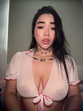 Snapshot of Nickiiiii chatting on September 12, 2025, 8:42 pm Nickiiiii online show from September 12, 2025, 8:42 pm