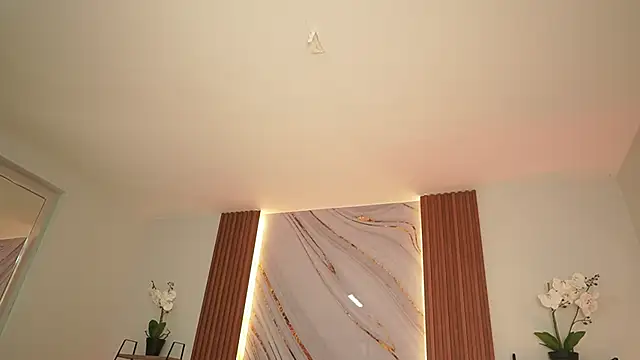 elasummer online show from March 4, 2026, 12:22 pm