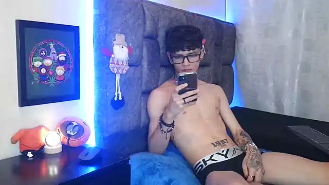 Snapshot of Dan_brownn chatting on December 26, 2024, 3:06 am Dan brownn online show from December 26, 2024, 3:06 am