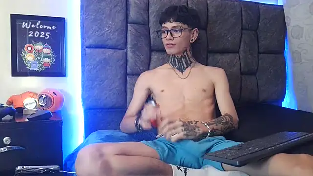 Snapshot of Dan_brownn chatting on January 17, 2025, 7:27 pm Dan brownn online show from January 17, 2025, 7:27 pm