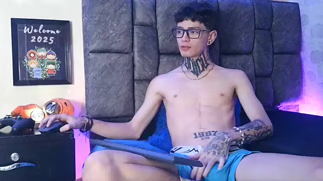 Snapshot of Dan_brownn chatting on January 22, 2025, 7:13 pm Dan brownn online show from January 22, 2025, 7:13 pm