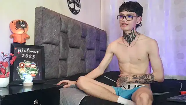 Snapshot of Dan_brownn chatting on February 6, 2025, 8:23 pm Dan brownn online show from February 6, 2025, 8:23 pm