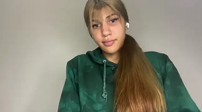 Snapshot of valeri-bigcock chatting on December 24, 2024, 11:28 am valeri-bigcock online show from December 24, 2024, 11:28 am