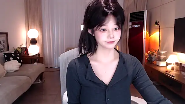 sweateanv  online show from March 13, 2026, 5:36 am