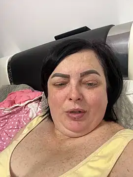 Amandamuller1982 online show from February 11, 2025, 4:44 am