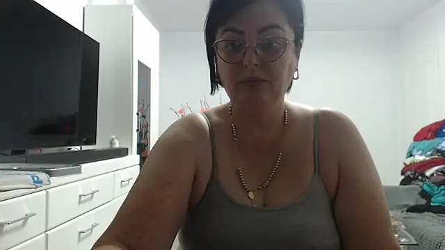 Amandamuller1982 online show from September 12, 2025, 9:48 pm