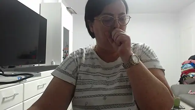 Amandamuller1982 online show from October 3, 2025, 6:49 pm