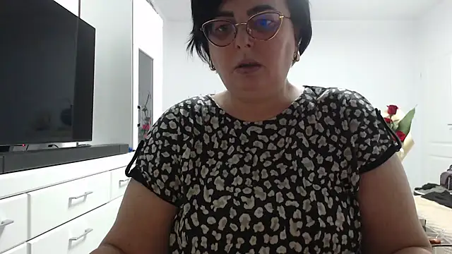 Amandamuller1982 online show from March 1, 2026, 7:38 pm