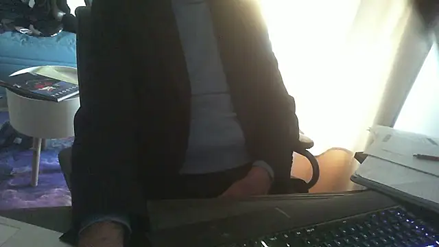 Snapshot of shyfrenchcock1 chatting on December 16, 2024, 2:38 pm shyfrenchcock1 online show from December 16, 2024, 2:38 pm