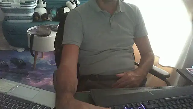 Snapshot of shyfrenchcock1 chatting on July 8, 2026, 1:15 pm shyfrenchcock1 online show from July 8, 2026, 1:15 pm