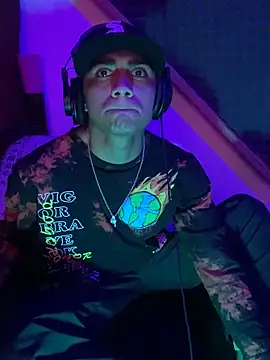 Snapshot of SkinnyHot444 chatting on January 15, 2025, 10:17 am SkinnyHot444 online show from January 15, 2025, 10:17 am