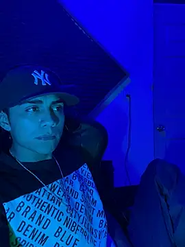 Snapshot of SkinnyHot444 chatting on February 16, 2025, 9:59 am SkinnyHot444 online show from February 16, 2025, 9:59 am