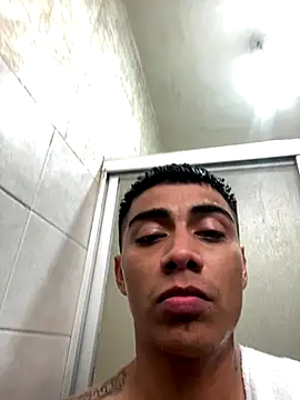 Snapshot of SkinnyHot444 chatting on October 4, 2025, 10:52 pm SkinnyHot444 online show from October 4, 2025, 10:52 pm