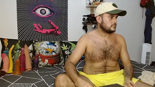 Snapshot of fetish_padrino chatting on September 22, 2025, 11:07 pm fetish padrino online show from September 22, 2025, 11:07 pm