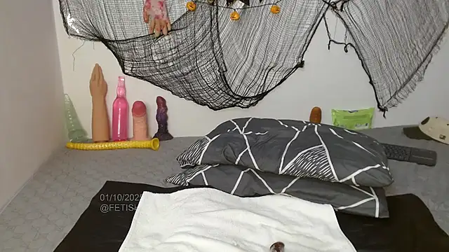 Snapshot of fetish_padrino chatting on October 2, 2025, 3:13 am fetish padrino online show from October 2, 2025, 3:13 am