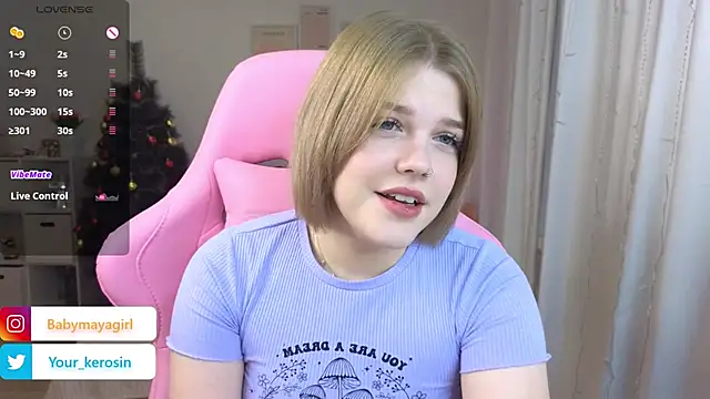 Snapshot of Maya_Rave chatting on January 8, 2025, 6:20 am Maya Rave online show from January 8, 2025, 6:20 am