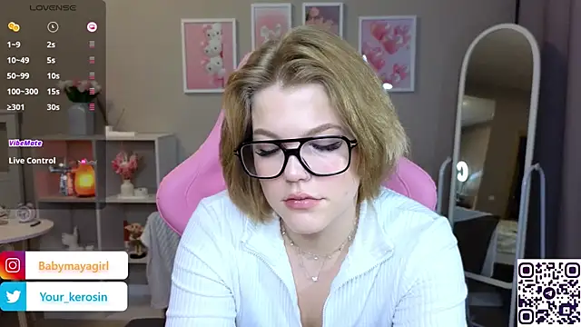 Snapshot of Maya_Rave chatting on January 23, 2025, 3:26 am Maya Rave online show from January 23, 2025, 3:26 am
