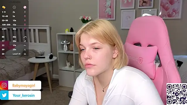 Snapshot of Maya_Rave chatting on February 27, 2025, 8:17 am Maya Rave online show from February 27, 2025, 8:17 am