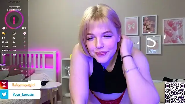 Snapshot of Maya_Rave chatting on March 3, 2025, 6:48 am Maya Rave online show from March 3, 2025, 6:48 am