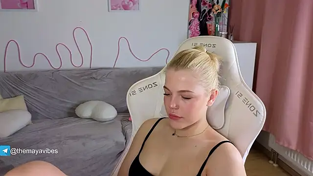 Maya Rave online show from March 2, 2026, 3:52 am