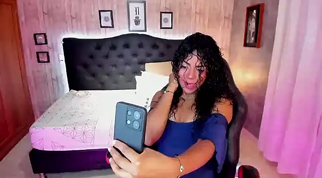 Snapshot of Edelaine_rogers chatting on March 8, 2025, 4:34 am Edelaine rogers online show from March 8, 2025, 4:34 am