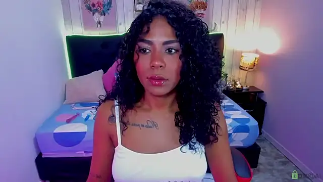 Snapshot of Edelaine_rogers chatting on September 26, 2025, 5:33 am Edelaine rogers online show from September 26, 2025, 5:33 am