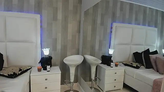 HazelMoret online show from February 13, 2025, 12:21 pm