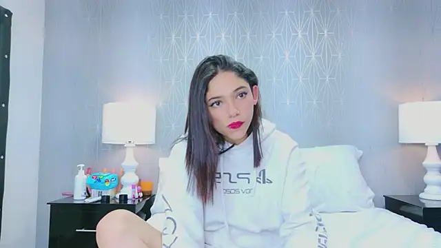 HazelMoret online show from February 8, 2026, 3:37 pm