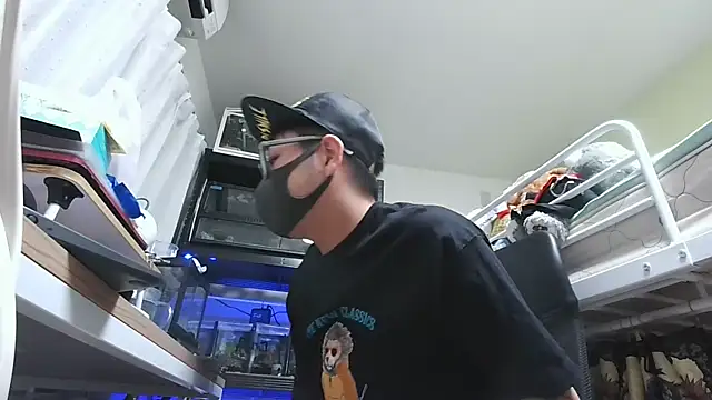 Snapshot of Owl1216 chatting on January 11, 2025, 12:50 pm Owl1216 online show from January 11, 2025, 12:50 pm