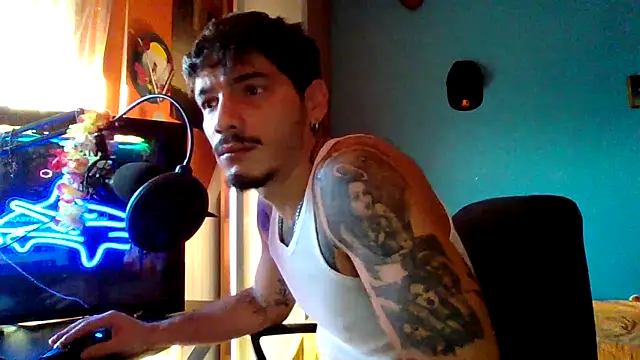 Badboyi1997 online show from October 28, 2025, 3:25 pm