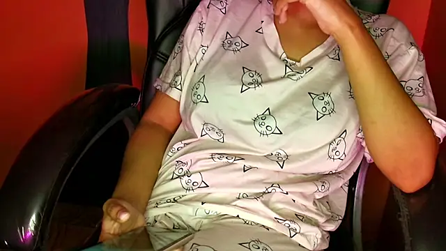 Snapshot of cum-to-nicky chatting on February 3, 2025, 3:38 pm cum-to-nicky online show from February 3, 2025, 3:38 pm