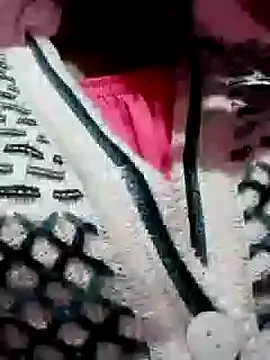 Snapshot of riya_houswife chatting on December 22, 2024, 7:44 am riya houswife online show from December 22, 2024, 7:44 am