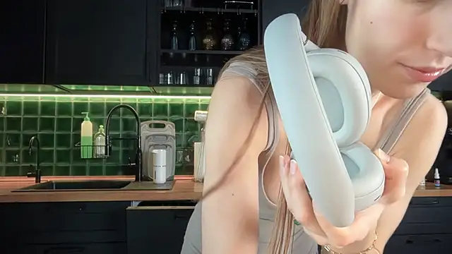 solar bella online show from February 20, 2026, 6:37 am