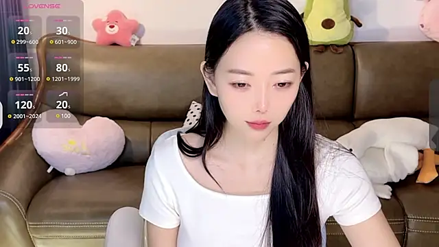Yilin1999 online show from January 23, 2025, 7:11 am