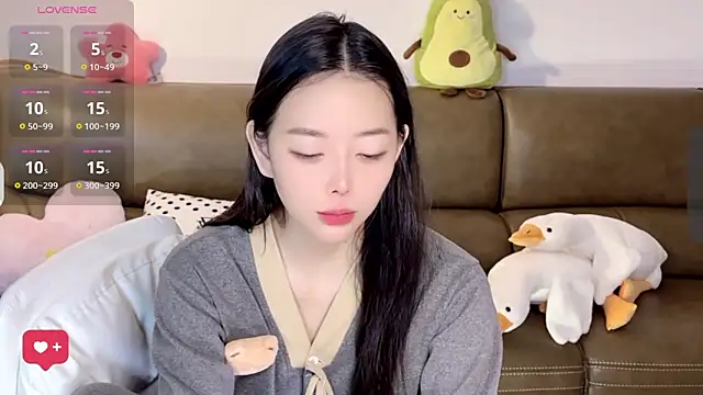 Yilin1999 online show from March 7, 2025, 2:04 am