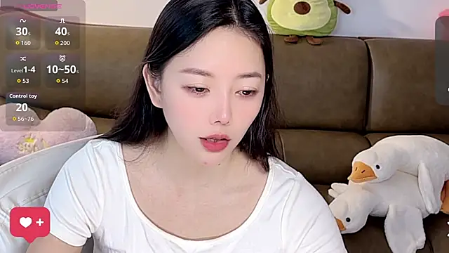 Yilin1999 online show from October 23, 2025, 6:56 am