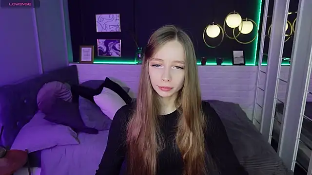 OliviaGentle online show from February 3, 2025, 10:11 pm