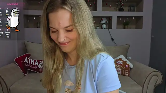 LinaCristonsen online show from November 28, 2025, 5:15 pm