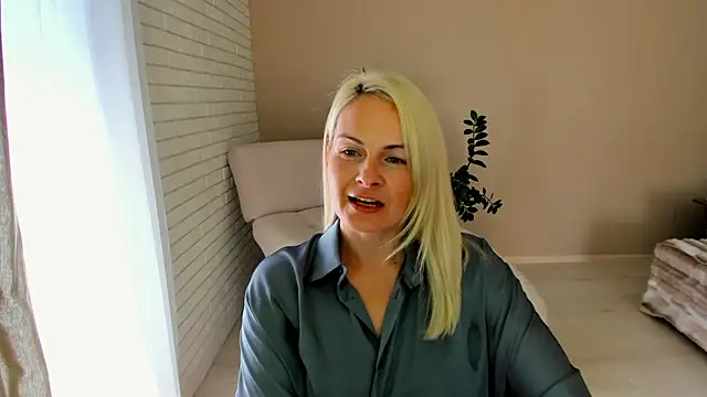 Alicee Gracee online show from September 24, 2025, 8:06 am