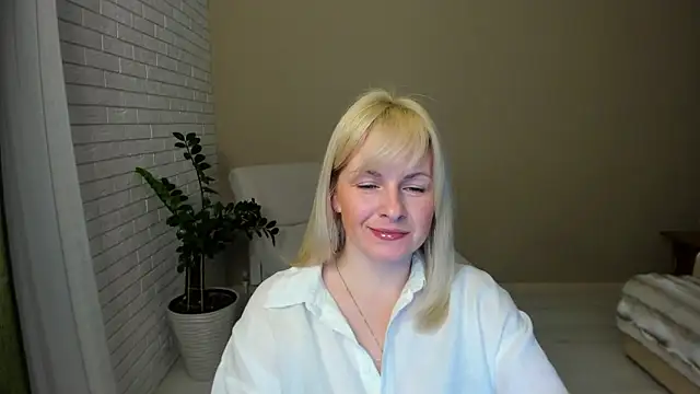 Snapshot of Alicee_Gracee chatting on February 15, 2026, 4:58 pm Alicee Gracee online show from February 15, 2026, 4:58 pm
